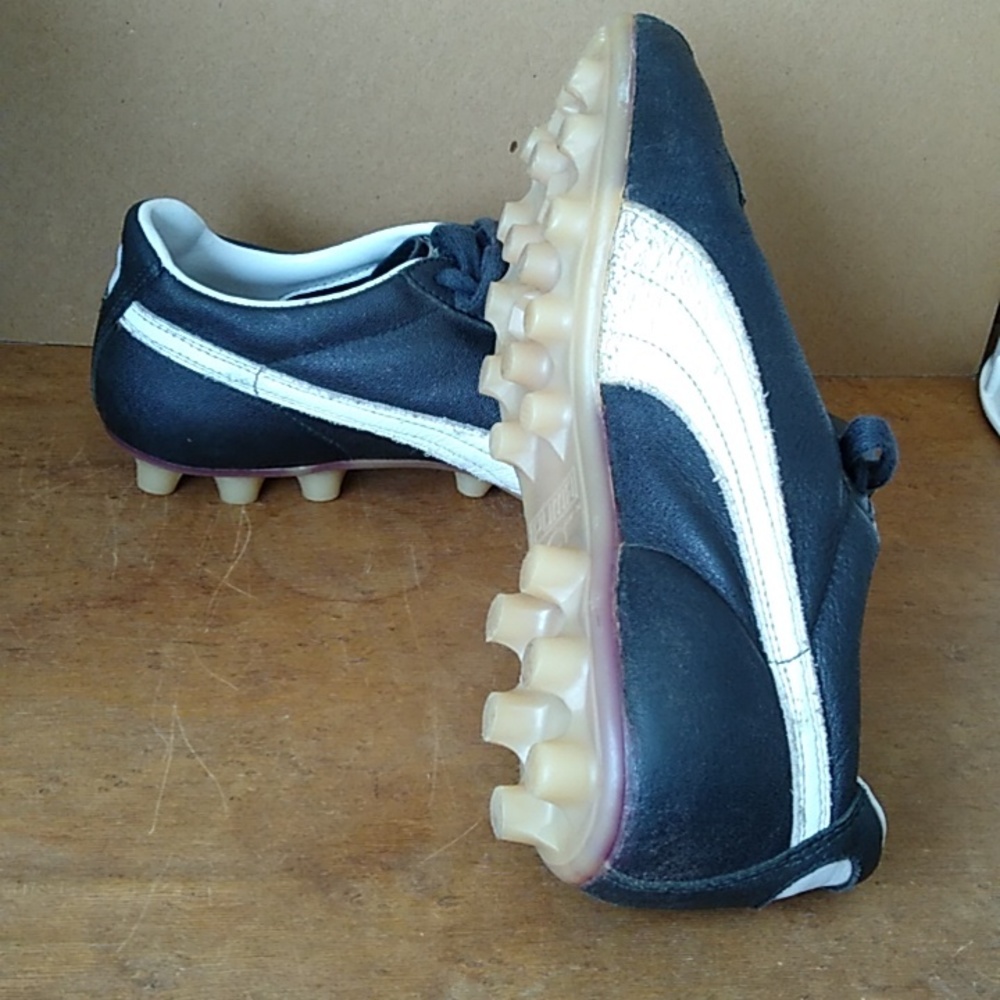 VTG Puma "Pioneer" Black Leather Soccer Cleats | US 7 - Picture 10 of 12